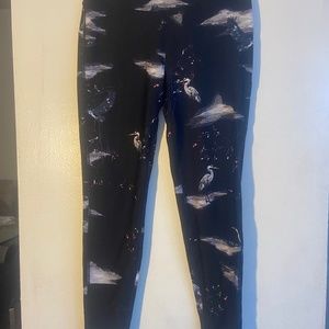 DKNY Black Pelican Print Leggings EUC